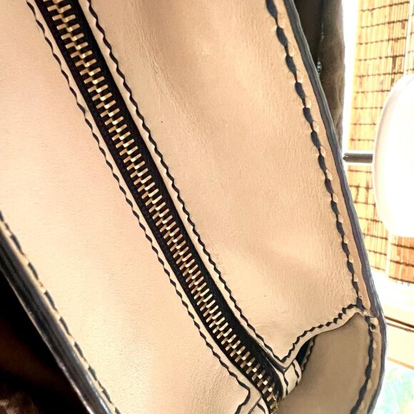 AUTHENTIC Italian Designer Tod's 'D Bag' Shoulder Bag - Picture 14 of 15